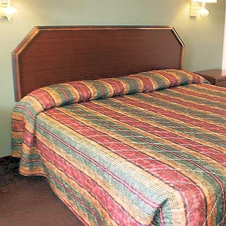 Executive Inn & Suites - Covington