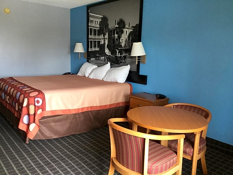Super 8 by Wyndham Walterboro