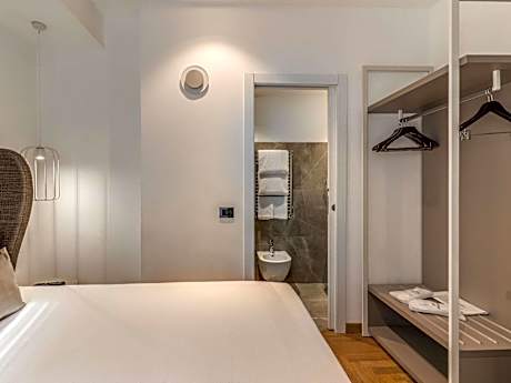 Standard Room with One Double Bed or Two Single Bed Internal view