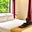 Au Cabaret Vert Hotel
