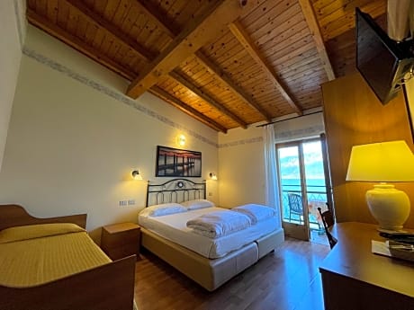 Double Room with Lake View - Attic