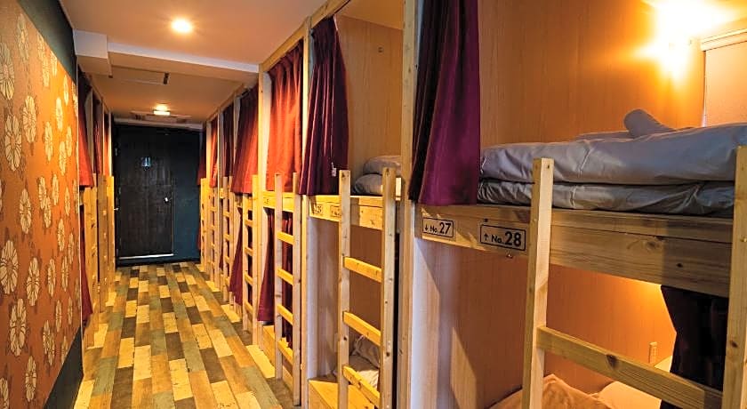 R Hostel Namba South