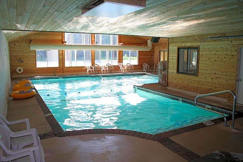 Mackinaw Beach And Bay All Suites Resort