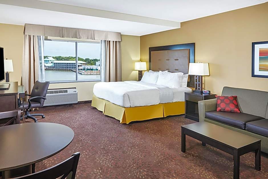 Holiday Inn Express & Suites Sandusky By IHG