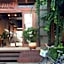 Chic Chiangkhan Hotel