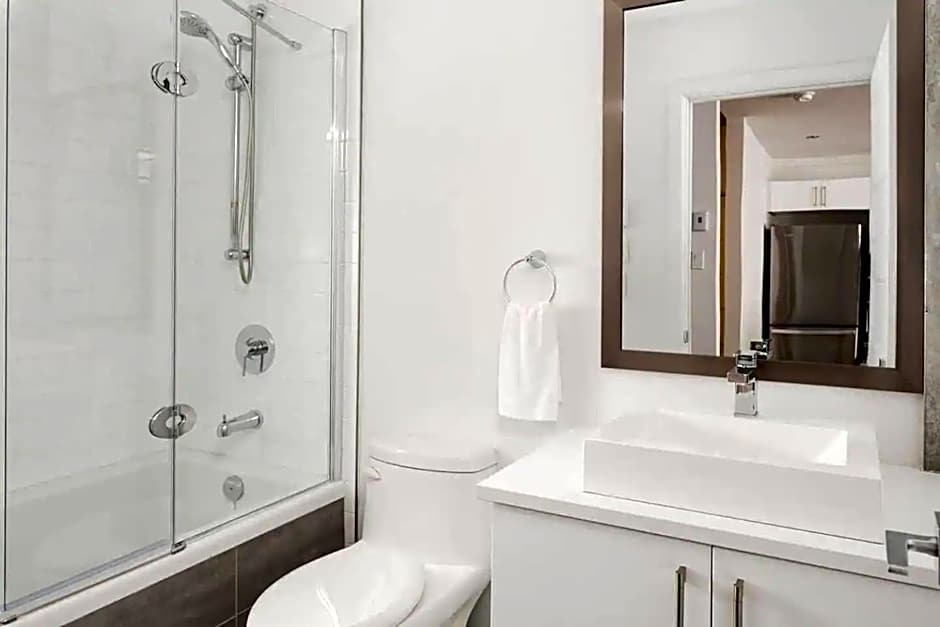 Rozenhaus Montreal Hotel