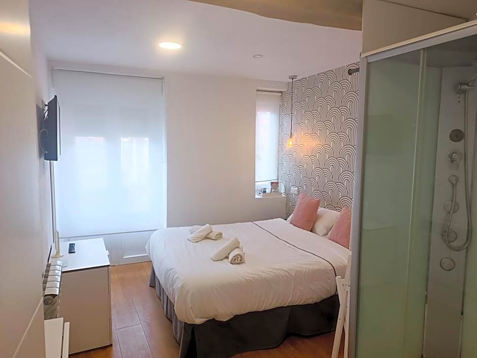 Rin Rooms