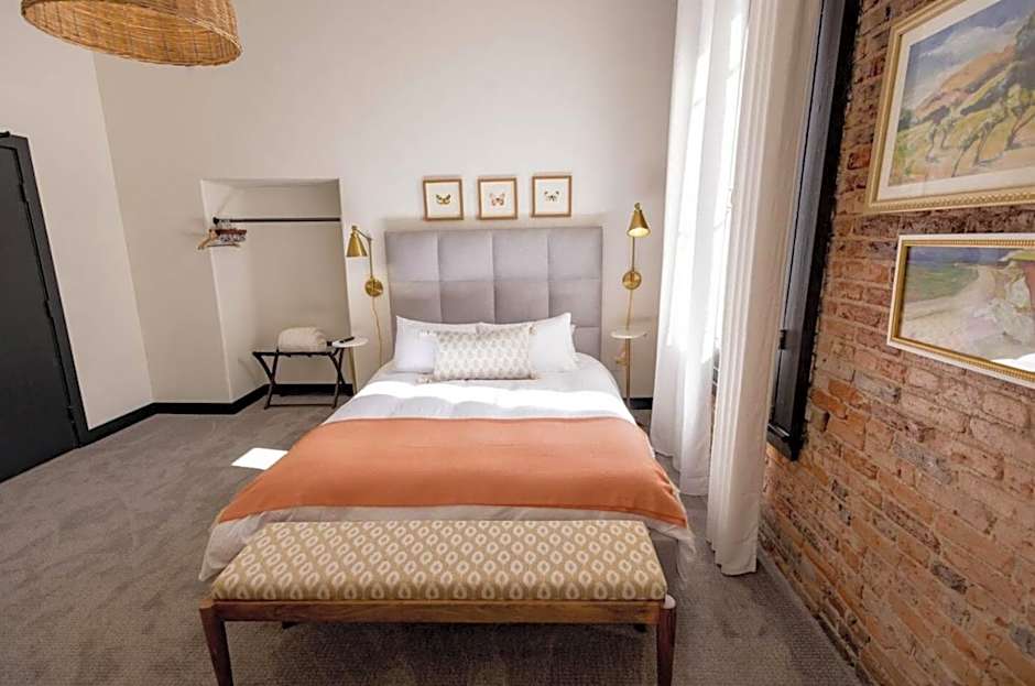 Speakeasy Queen Suite (Rm 3)