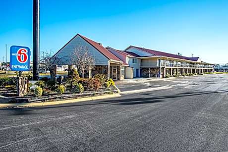 Motel 6 Manchester, TN