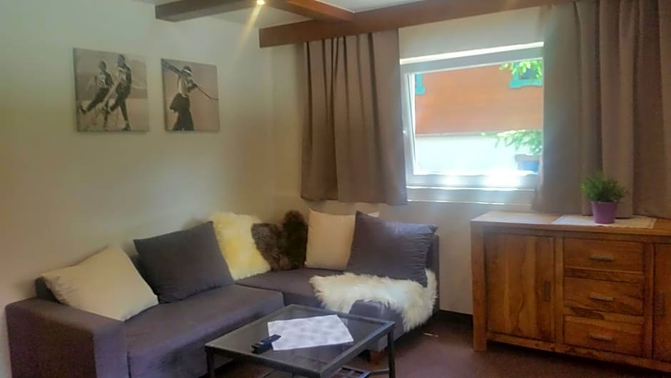 Bhome Gästehaus b&b / Apartments