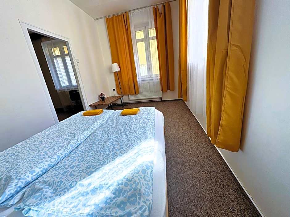 Black Style ROOMS Moravske namesti