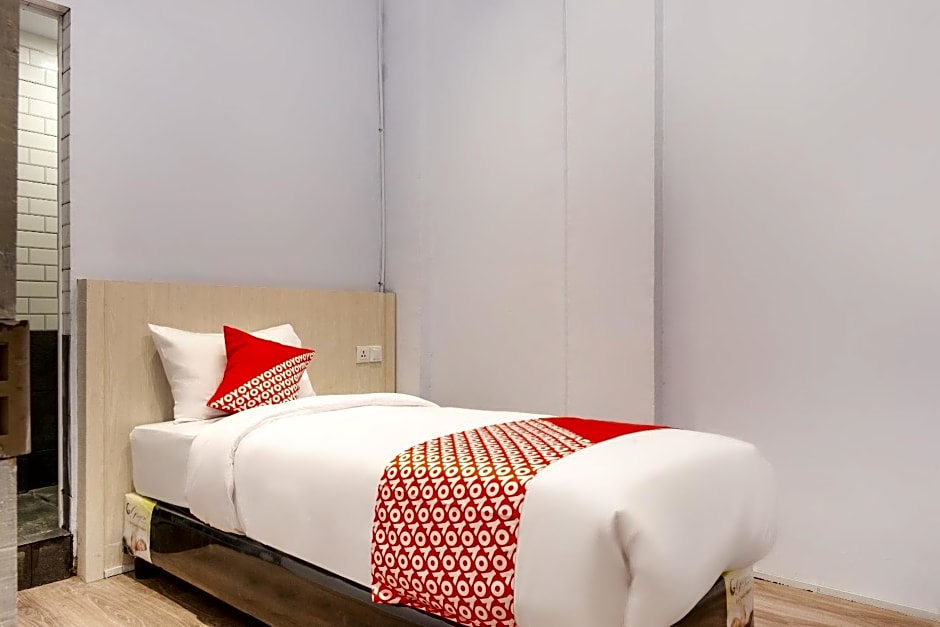 Super OYO 3150 Theodore Homestay