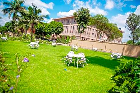 Lush Garden Hotel