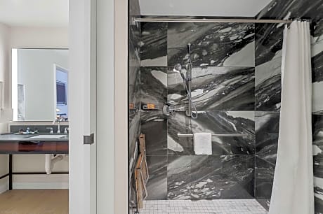 1 King Bed Mobility Accessible With Ri Shwr