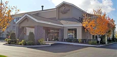 Country Inn & Suites by Radisson, Erie, PA