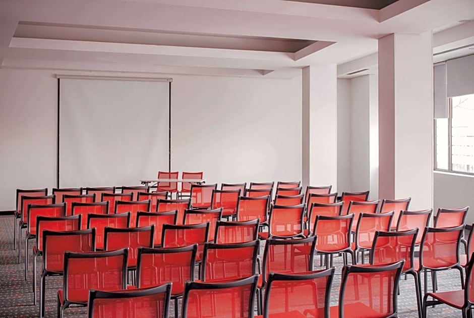 Vienna House Easy By Wyndham Airport Bucharest