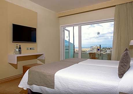 Double use single with balcony 1adult