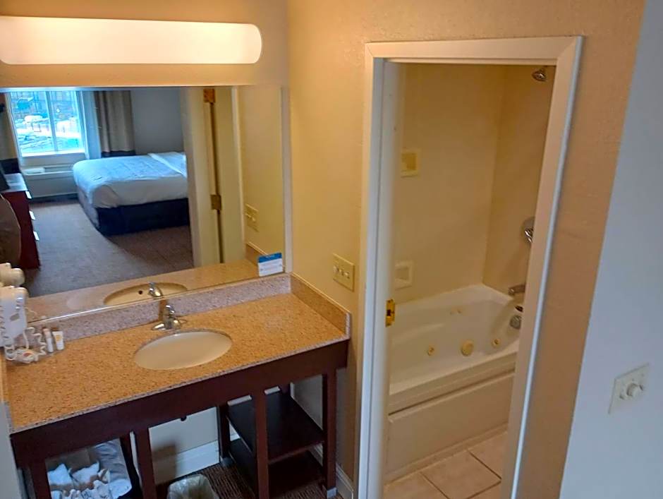 SAMIR Stay at NW Expressway