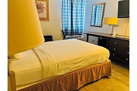 King Bed Accessible Non-Smoking