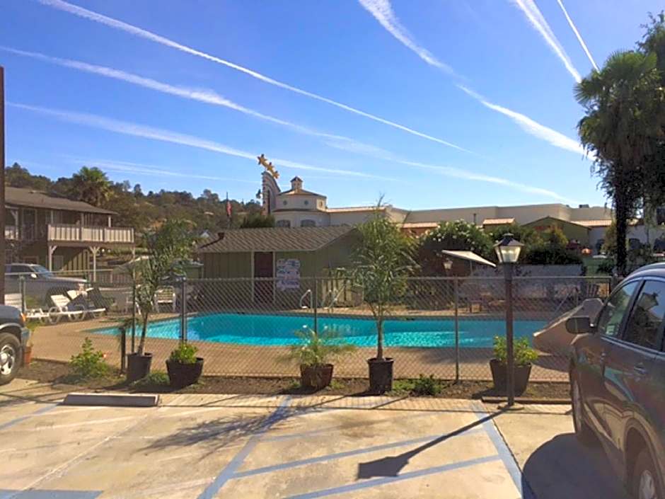 Vino Inn & Suites