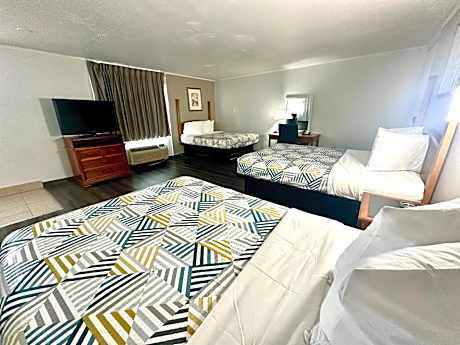 Standard Triple Room-Smoking