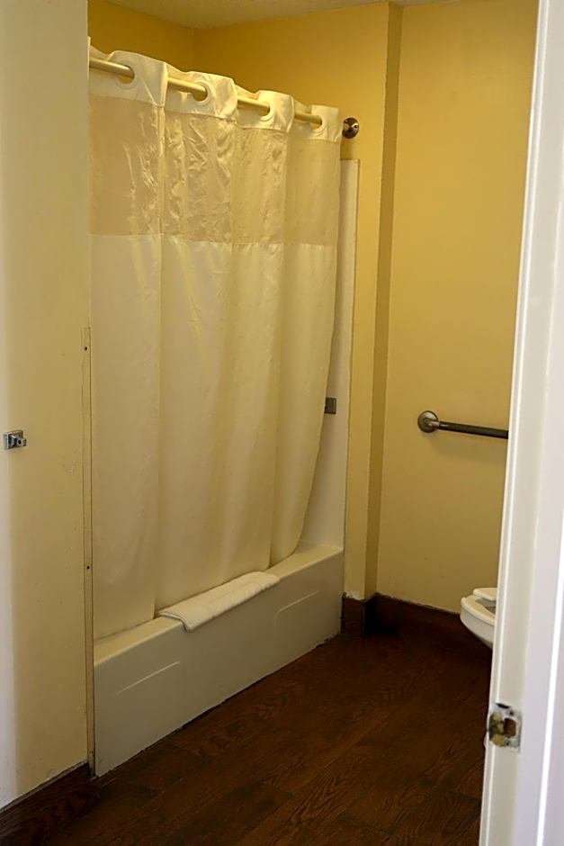 Woodstream Inn