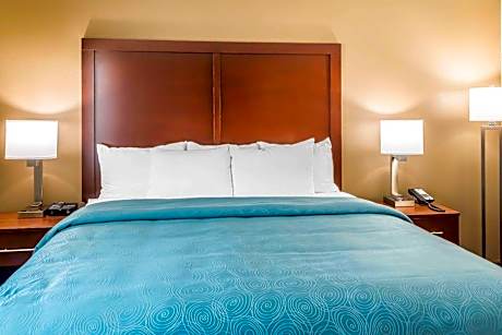 2 King Beds Suite Nonsmoking Upgrade