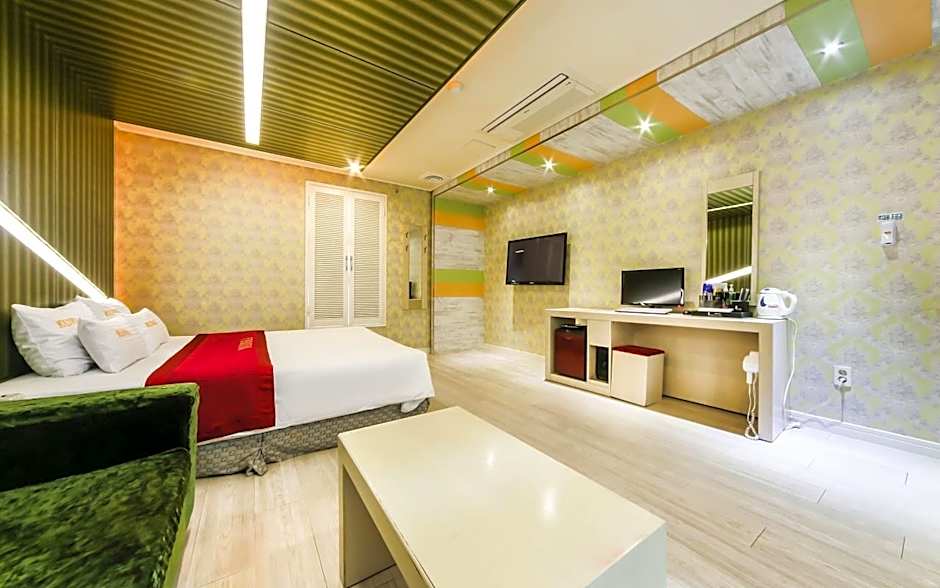 Madoka Motel