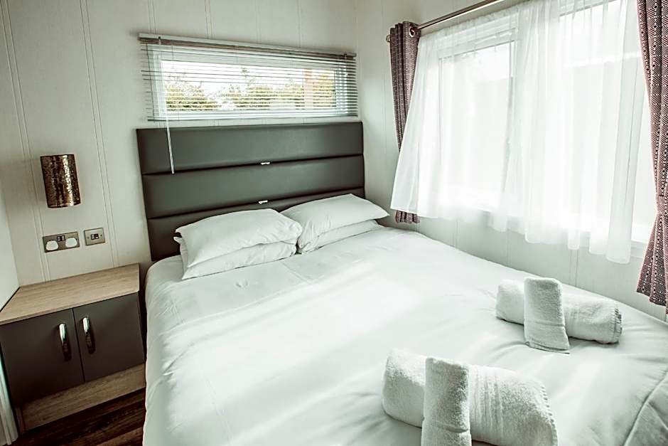 Black Bull Retreat, Barmston with Private Hot Tubs