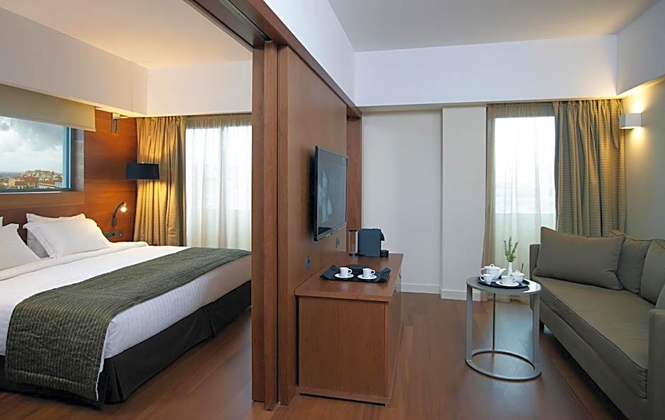 Photo 1 of 11 of Executive Suite