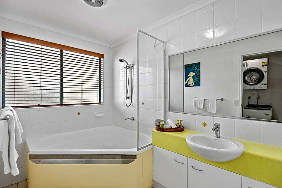 Sunshine Towers Boutique Apartments