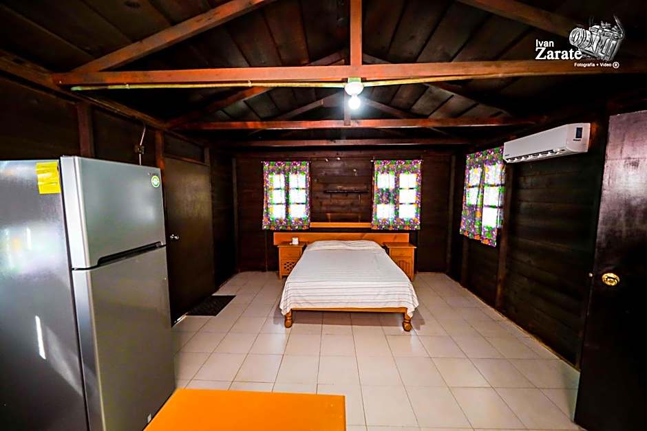 Trailerpark & Cabañas Mecoloco Inn Caravan Park – Cancun, TX