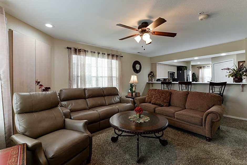 Luxury Condos at Thousand Hills - Heart of Branson - Beautifully remodeled - Spacious and Affordable