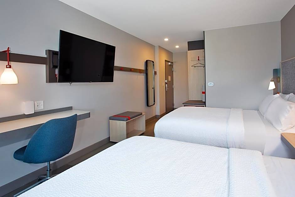 avid hotels - Detroit - Warren By IHG