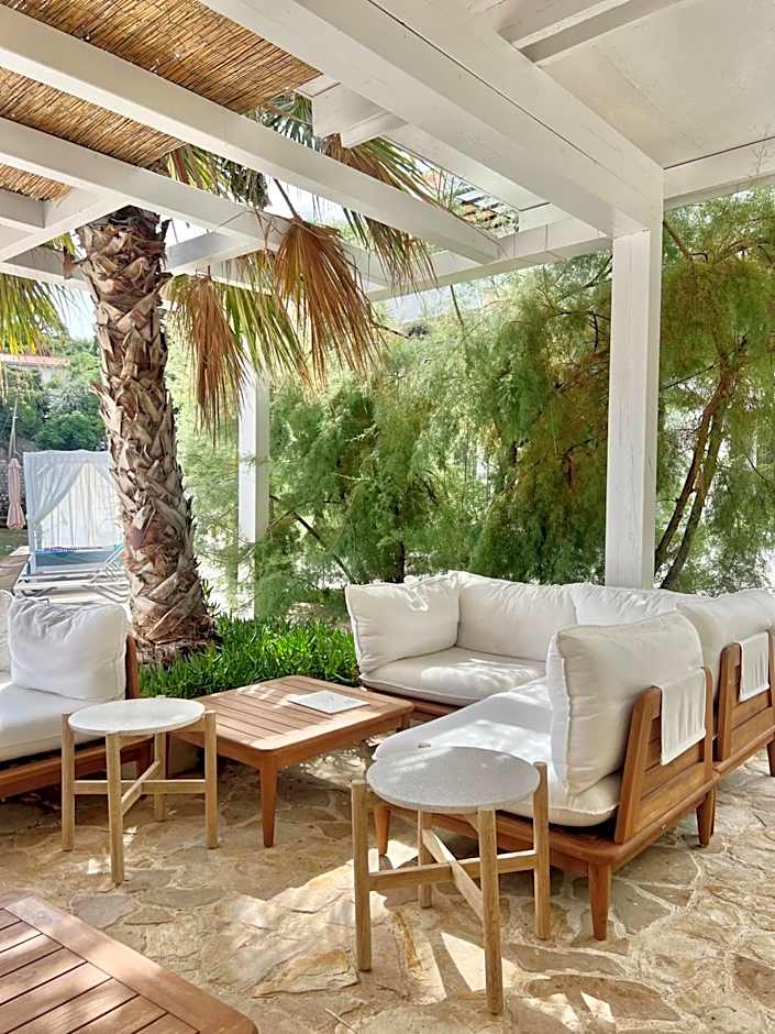 Kalamota Beach House