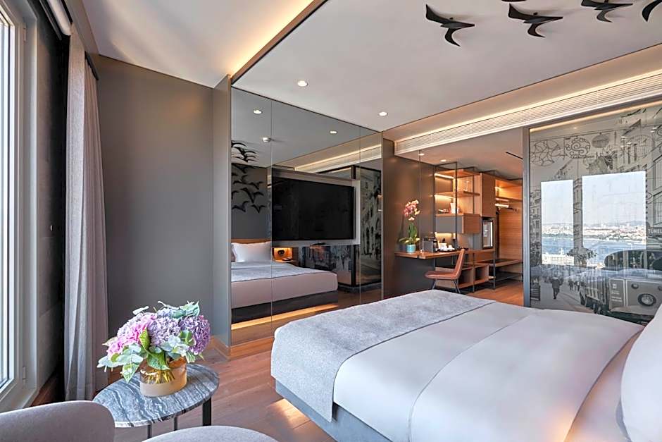 Photo 1 of 11 of Suite