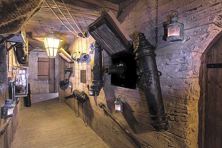 Hotel Pirates World