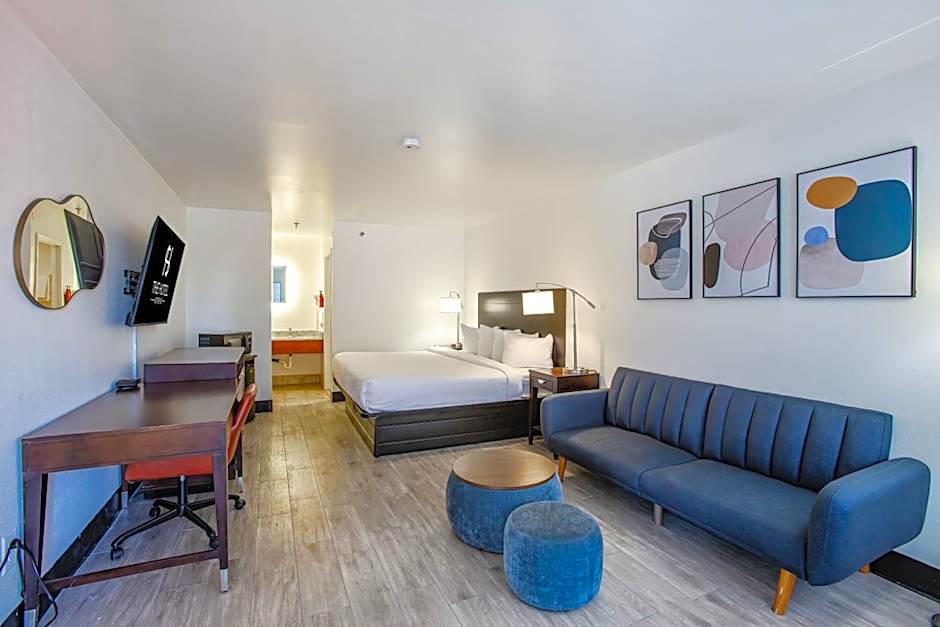 The Hotel Serene Glendale Peoria, Surestay Collection by BW
