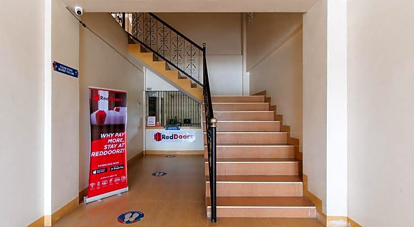 RedDoorz @ Golden Skye Hotel Guagua