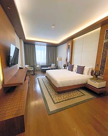 1 Bedroom Junior  Suite with Executive lounge access