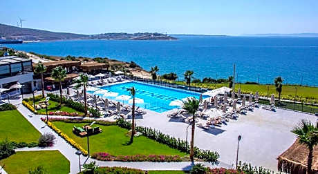 The Nowness Luxury Hotel & Spa