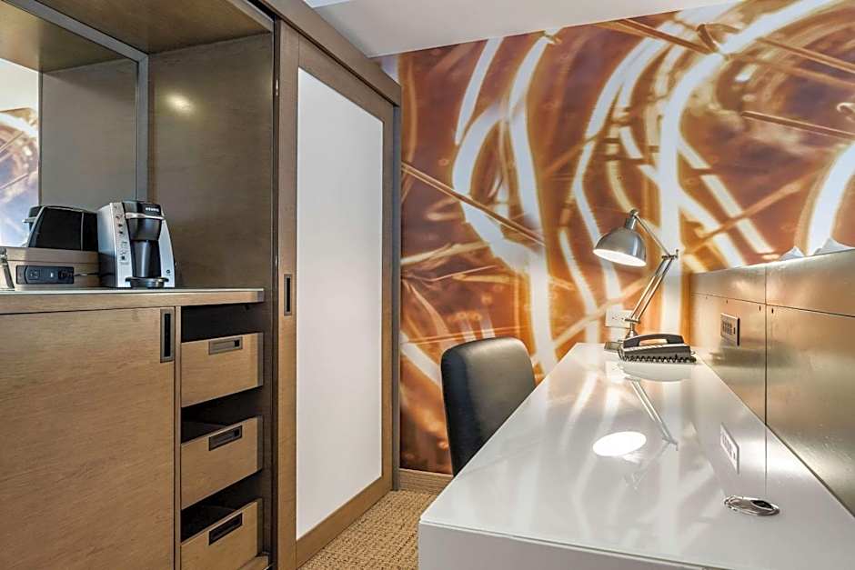 Cambria Hotel West Orange