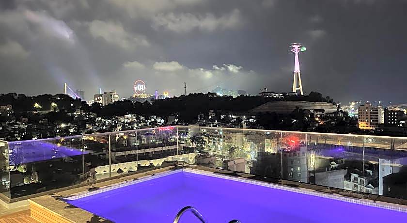 The Light Hotel Halong