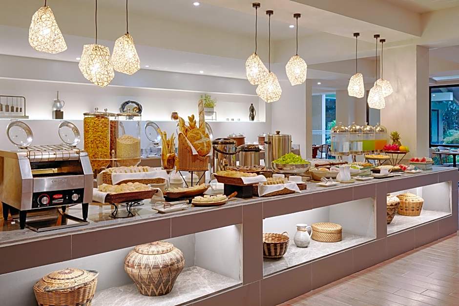 Holiday Inn and Suites Batangas Limapark By IHG