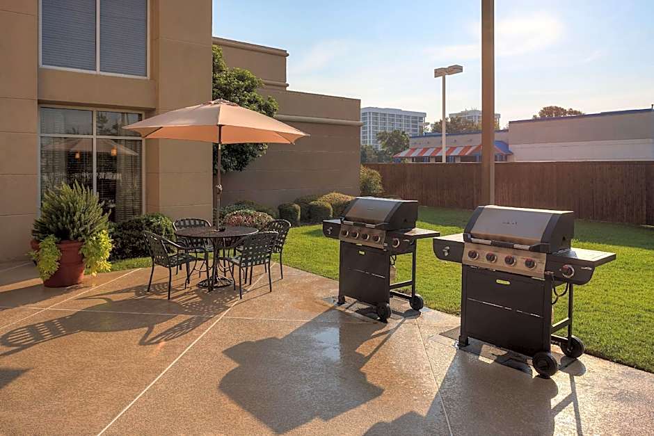 Homewood Suites by Hilton Dallas-Market Center – Dallas, TX
