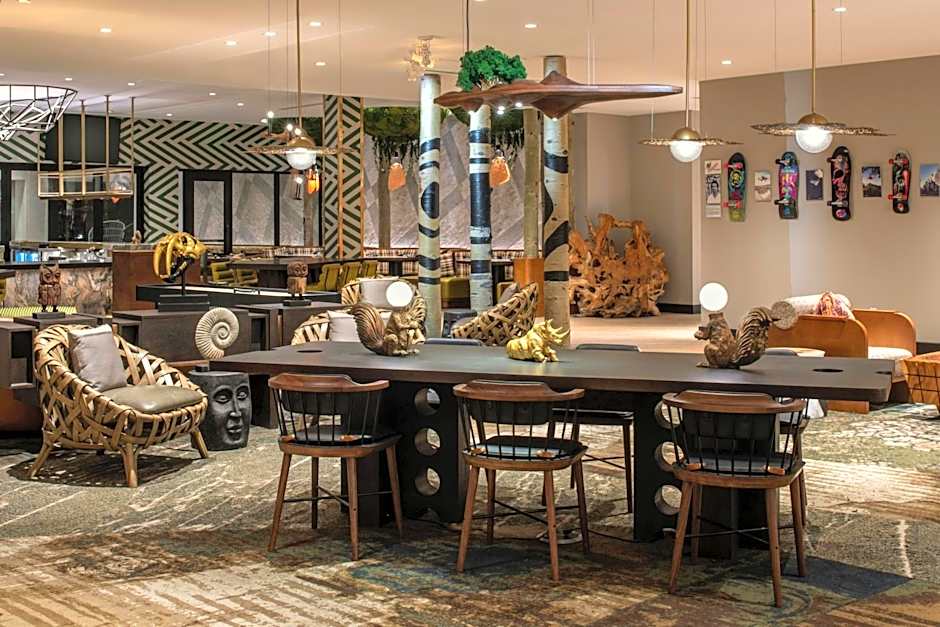 Hotel Paradox, Autograph Collection