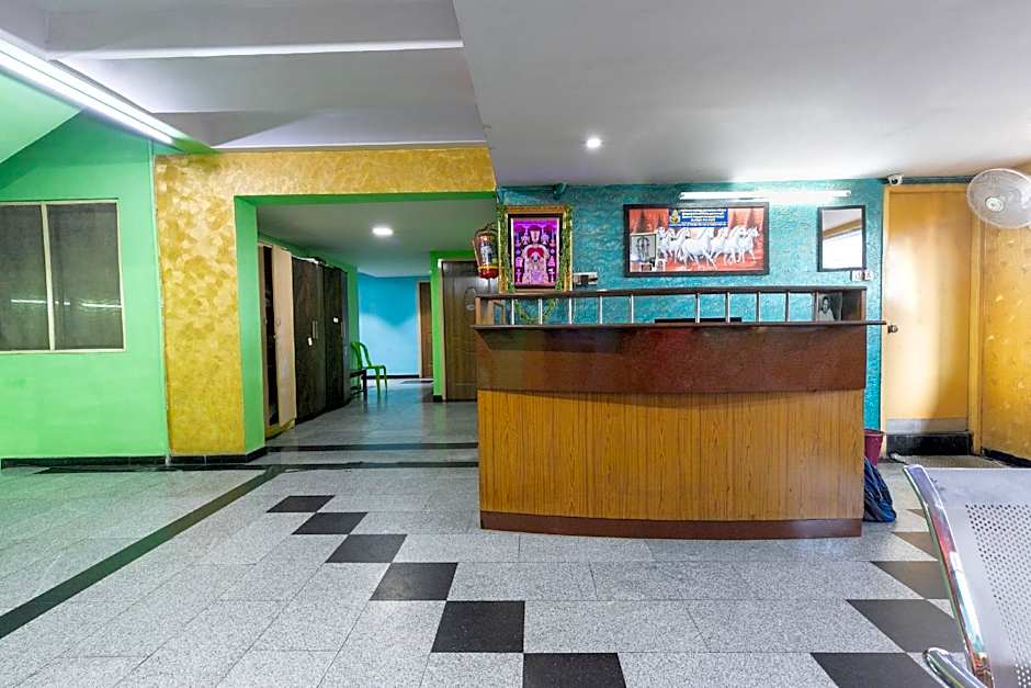 Madurai Velnachiyar Guest House by OYO Rooms – Chennai, IL