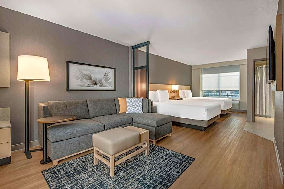 Hyatt Place Riverside Downtown