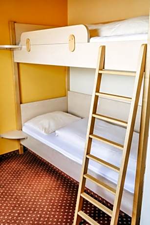 Two-Bedroom Apartment (4 Adults)
