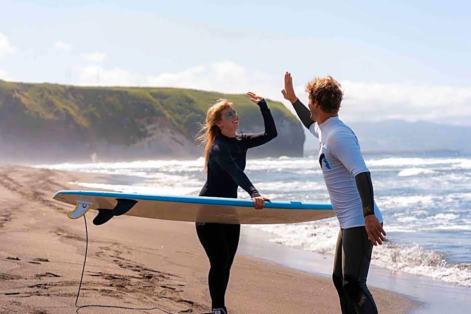 SALT LIPS - Azores Surf Experience